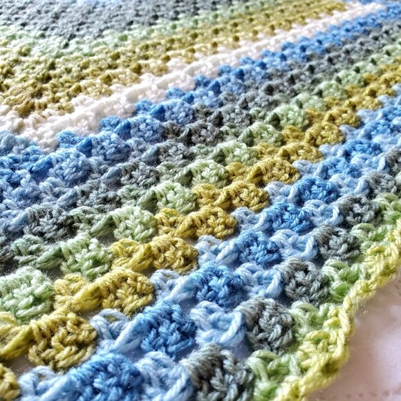 Crochet BABY BLANKET AFGHAN Lap Granny Square 29"x 29" Blue White Green New - Picture 6 of 9